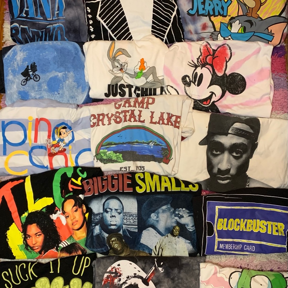 GRAFFIC TEES (READ DESCRIPTION PLEASE ❤️)
